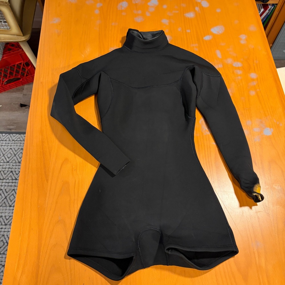 Mollusk Warm Wetsuit Kid Girls 8 Black Long Sleeve Shorty Spring Suit Swim Ocean